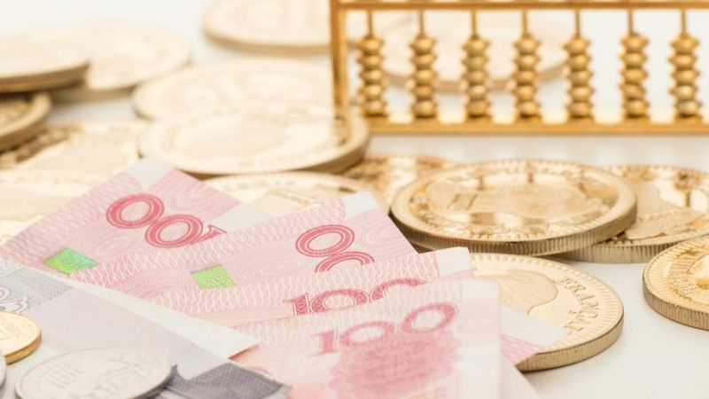 凭证式国债再度一债难求；投资者青睐长期品种，银行理财基准悄然调整。 股票财经