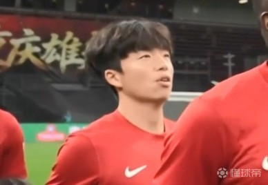  龙兴夜色下；那场梦一般的德比；年轻的心在成长中颤抖 情感心理