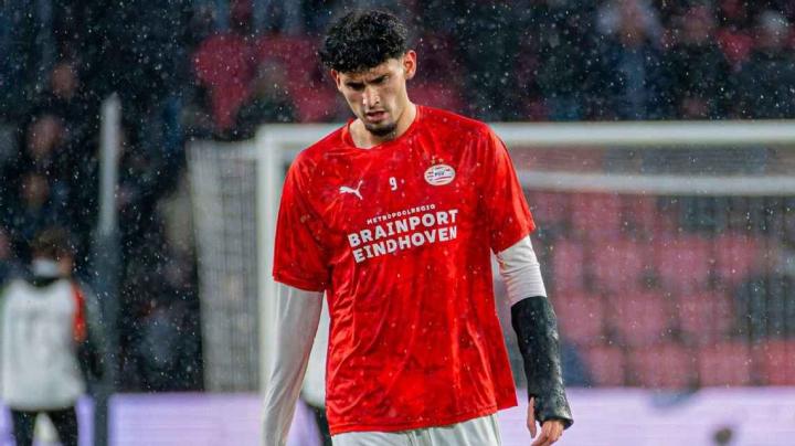  转会谈判破裂，佩皮留守埃因霍温；高层乐观展望未来。 体育新闻