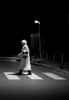 未来产业浪潮中，小米如何布局硬核创新；雷军论坛演讲引发热议。