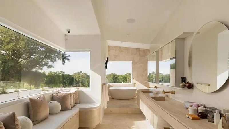 AI时代来临引发房产巨变;澳洲企业家果断出手全部物业;未来房价走势引发热议。 房产家居