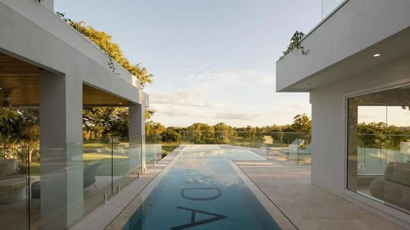 AI时代来临引发房产巨变;澳洲企业家果断出手全部物业;未来房价走势引发热议。 房产家居