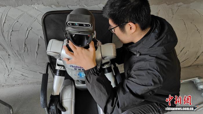 不再迷信买断制：机器人租赁并非简单的省钱游戏