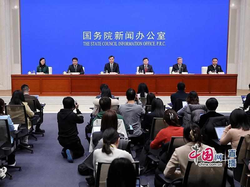  固废治理之困：为何逾40亿吨工业废物仍是“烫手山芋”？ 新闻