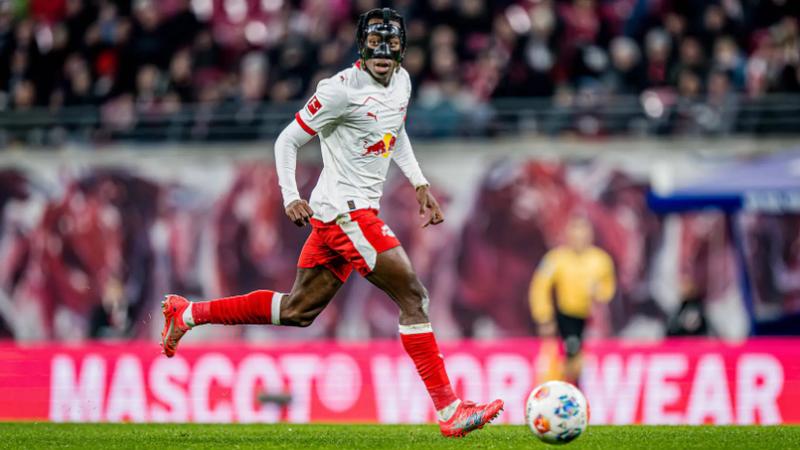  当告别成为必然：一段关于传承、等待与抉择的足球故事 体育新闻