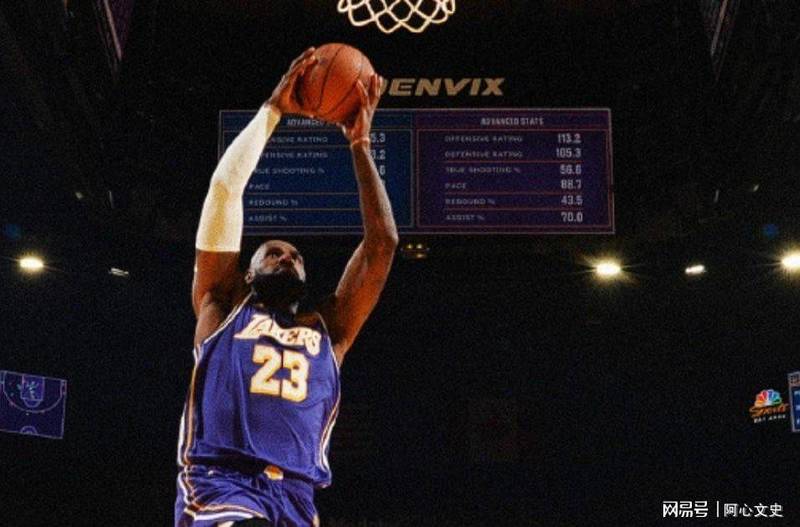  詹姆斯回归背后的战术重构：湖人119-103大胜勇士的技术复盘 体育新闻