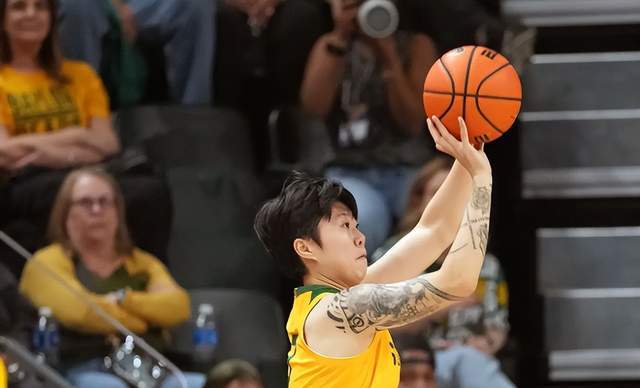  那个从湖南走向世界的女孩，终于要回来了——邓雨婷与中国女篮的四年之约 体育新闻