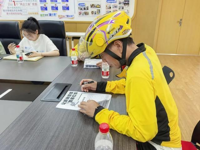 党建引领社区协同治理:从“对立博弈”到“协同共治”的实践路径——基于上海淞南镇“哥俩好”行动的系统分析 新闻 党建引领社区协同治理:从“对立博弈”到“协同共治”的实践路径——基于上海淞南镇“哥俩好”行动的系统分析 新闻 党建引领社区协同治理:从“对立博弈”到“协同共治”的实践路径——基于上海淞南镇“哥俩好”行动的系统分析 新闻